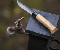 Opinel N°08 Chêne Black Oak Handle And Black Steel Blade|-|N°08 Chêne Black Edition Manche En Chêne Et Lame En Acier Noire -Opinel OPI 002172 7E 7EDetail3 20No 20Color